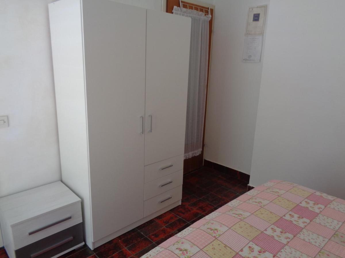 Pansion Danijela Hotel Rogoznica  Buitenkant foto